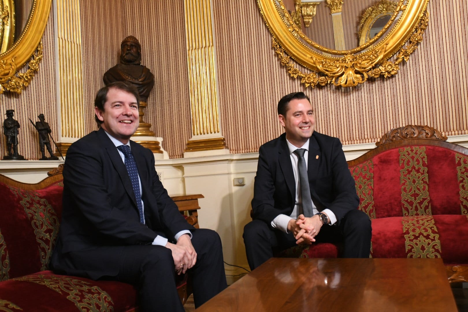 De la Rosa califica de “satisfactoria” la reunión de trabajo con el presidente de la Junta de Castilla y León